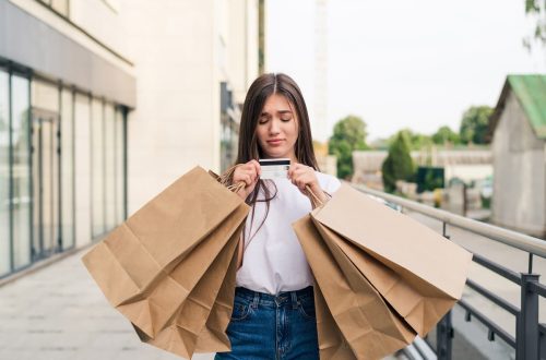 Adicción a las compras, un problema real y serio que necesita atención psicológica profesional