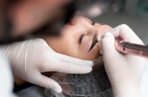 Evolución de las tendencias estéticas y el auge de las pecas semipermanentes