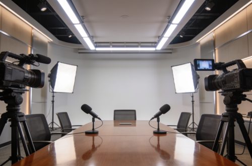 La evolución de los espacios de trabajo hacia el entorno multimedia y los platós corporativos
